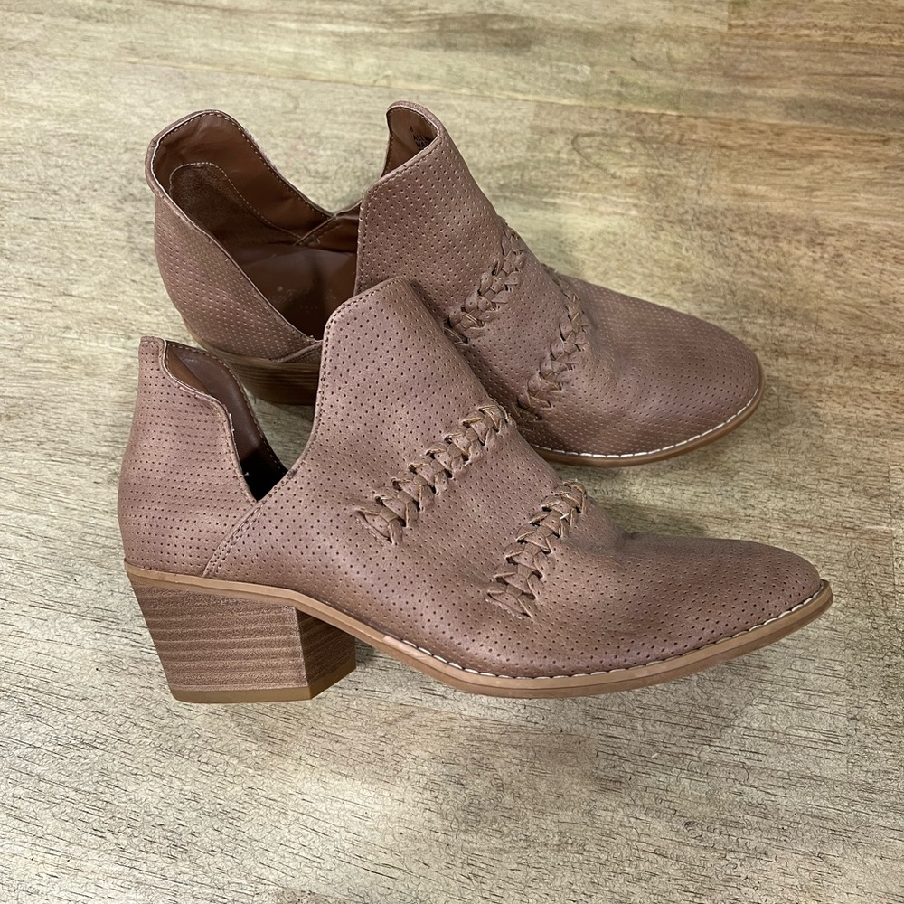 Cute women’s booties